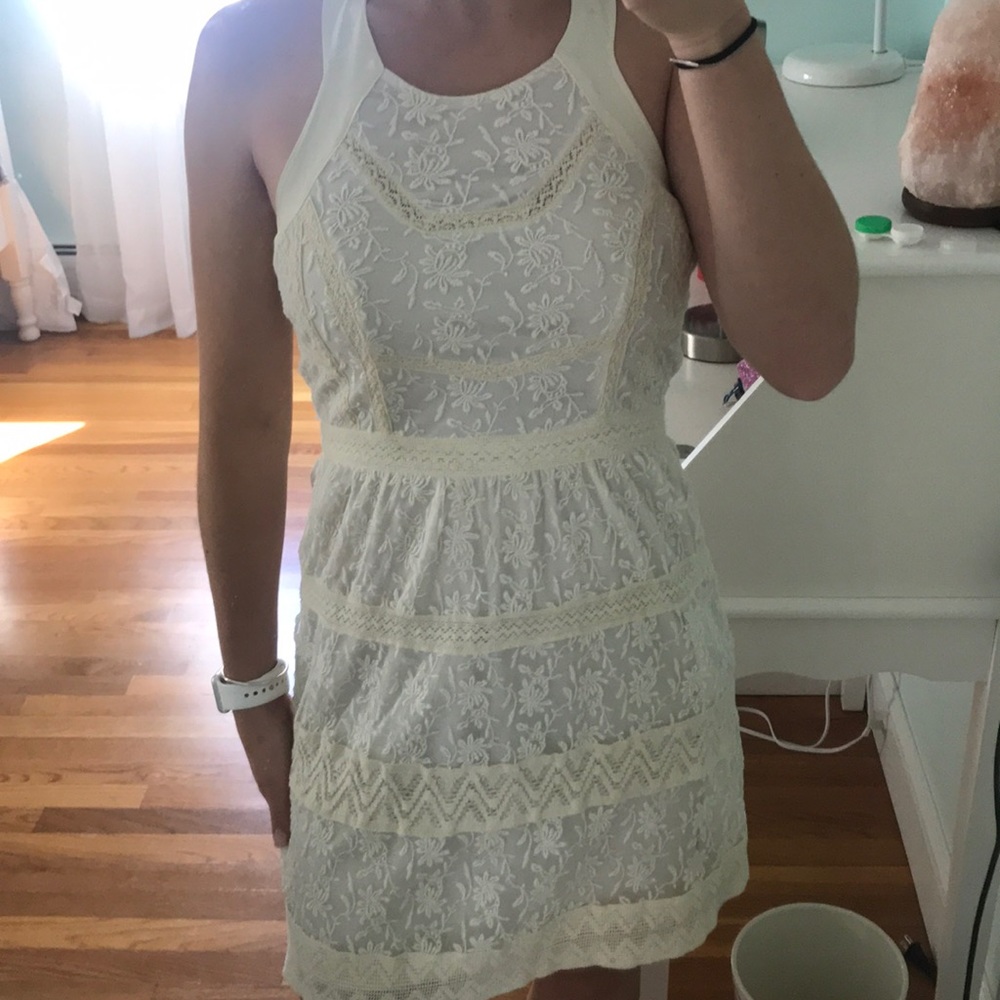 American Eagle lace dress